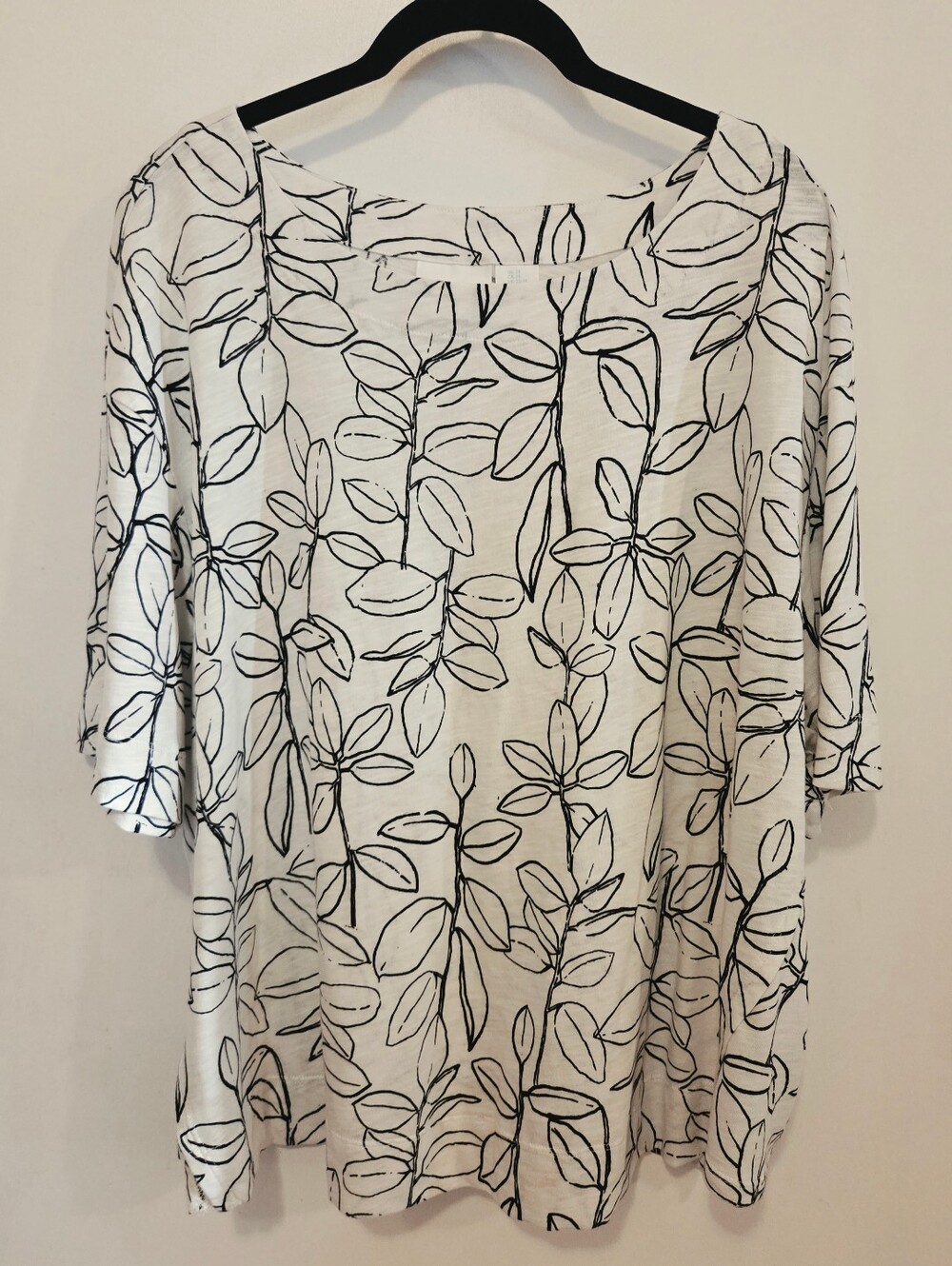 CYNTHIA ROWLEY Black And White Leaf-Print Scoop Neck Top - 2X